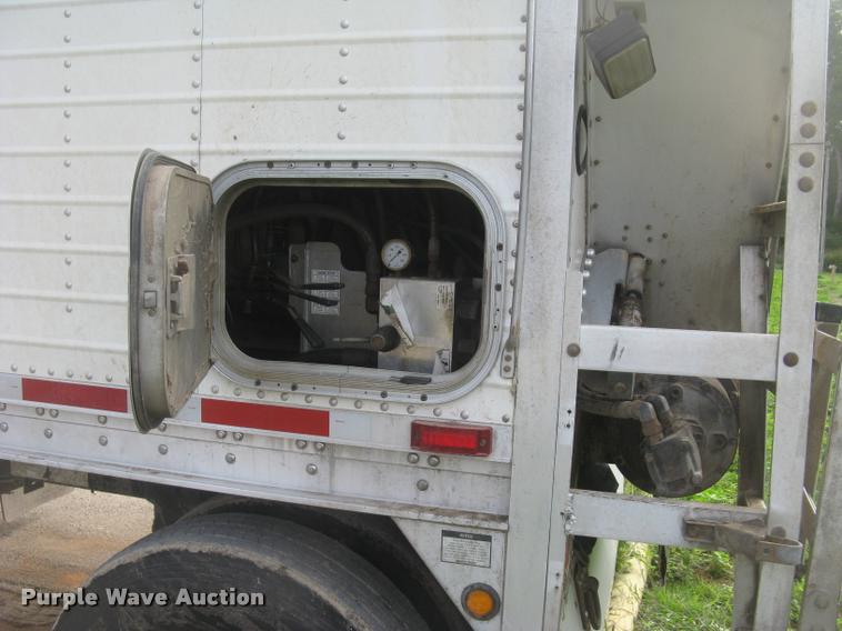 image for item L2264 2012 Wilson DWBT-650 belt trailer