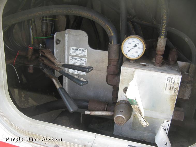 image for item L2264 2012 Wilson DWBT-650 belt trailer