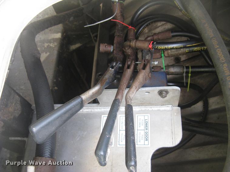 image for item L2264 2012 Wilson DWBT-650 belt trailer