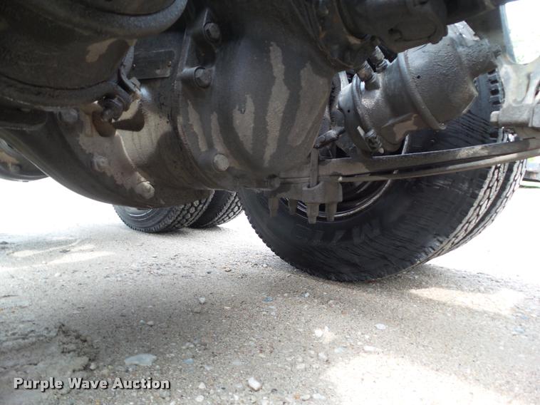 image for item L5630 2005 International TranStar 8600 semi truck