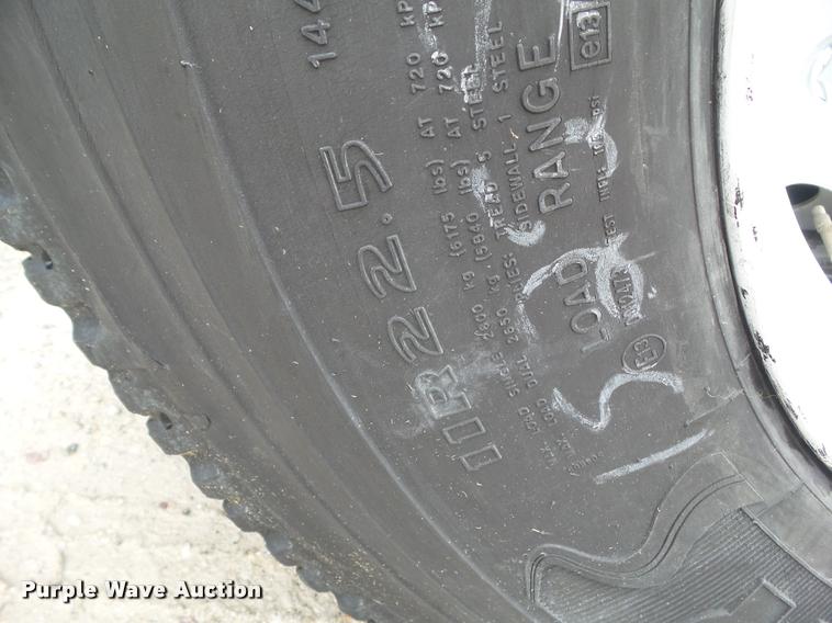 image for item L5630 2005 International TranStar 8600 semi truck