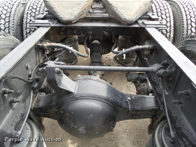 image for item L5630 2005 International TranStar 8600 semi truck