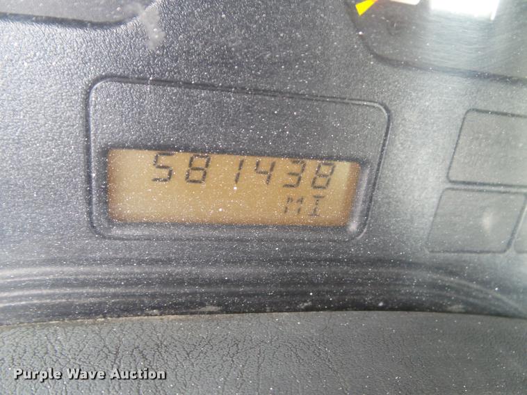 image for item L5630 2005 International TranStar 8600 semi truck