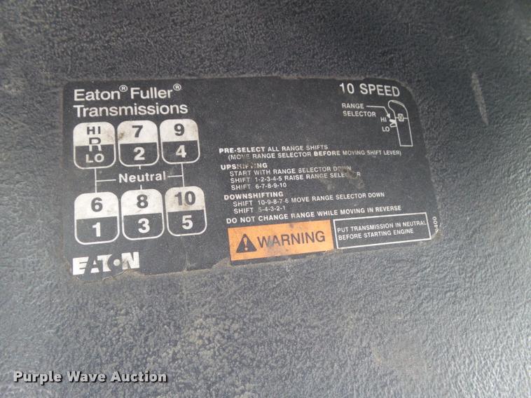 image for item L5630 2005 International TranStar 8600 semi truck