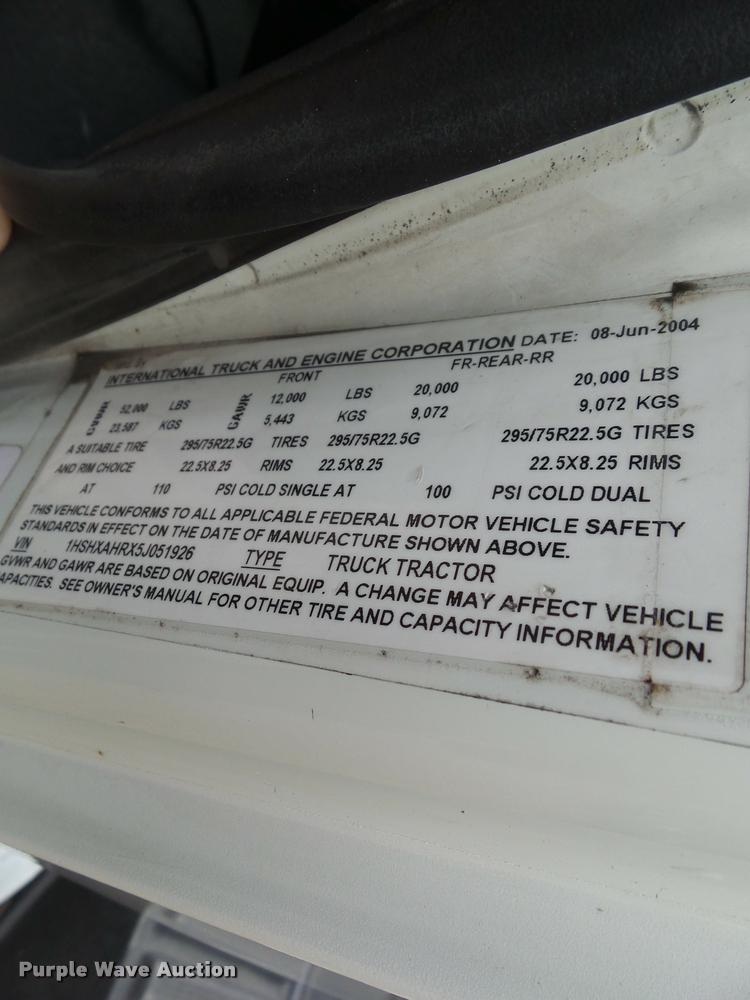 image for item L5630 2005 International TranStar 8600 semi truck