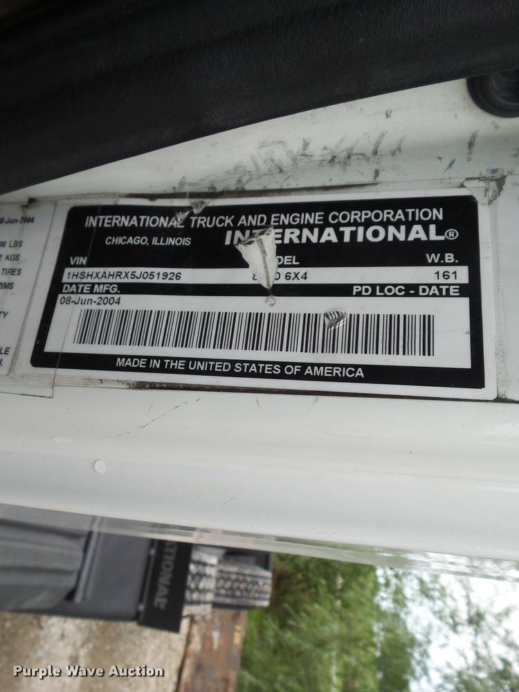 image for item L5630 2005 International TranStar 8600 semi truck