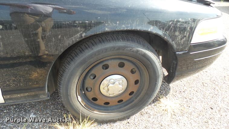 image for item DB3384 2011 Ford Crown Victoria Police Interceptor