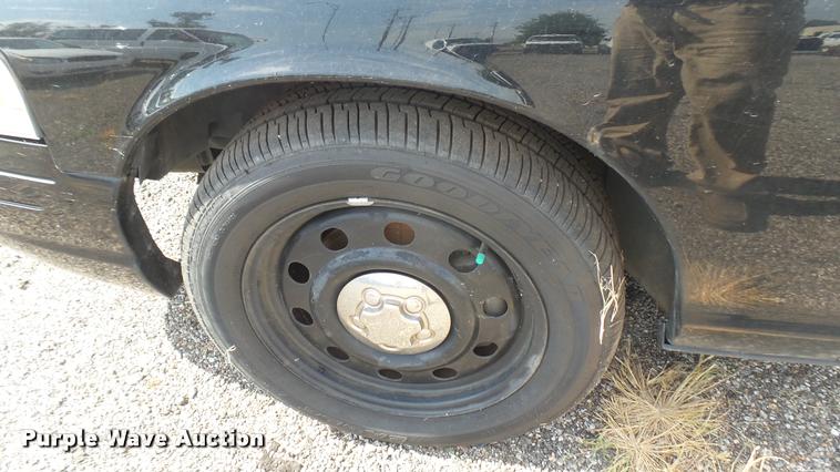 image for item DB3384 2011 Ford Crown Victoria Police Interceptor