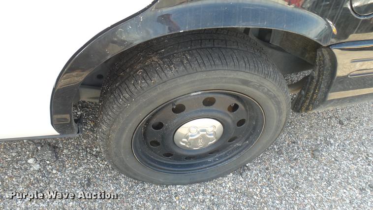 image for item DB3389 2010 Ford Crown Victoria Police Interceptor