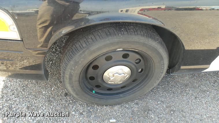 image for item DB3390 2011 Ford Crown Victoria Police Interceptor