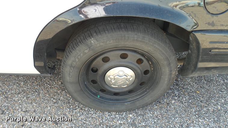 image for item DB3390 2011 Ford Crown Victoria Police Interceptor