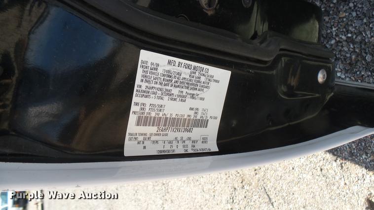 image for item DB3392 2009 Ford Crown Victoria Police Interceptor