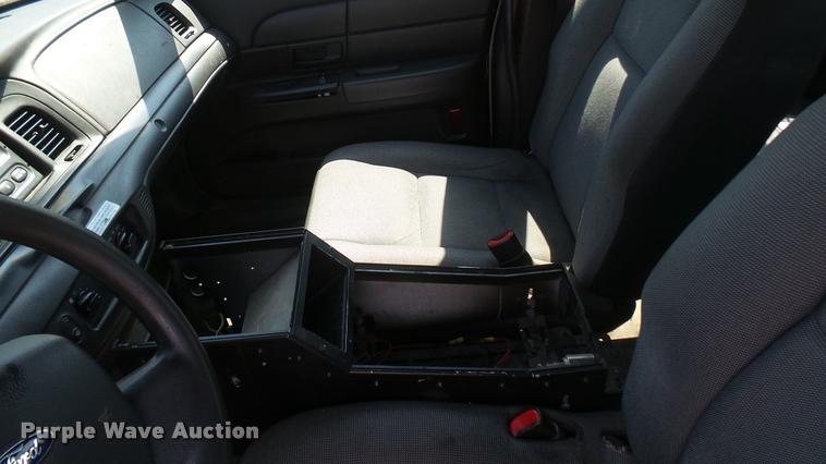 image for item DB3399 2011 Ford Crown Victoria Police Interceptor