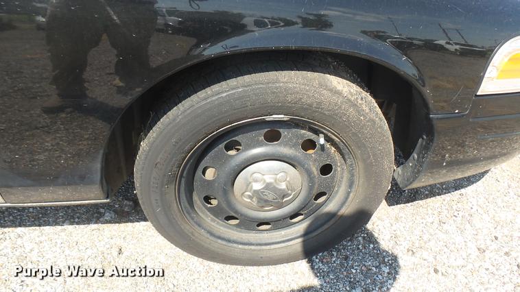 image for item DB3399 2011 Ford Crown Victoria Police Interceptor