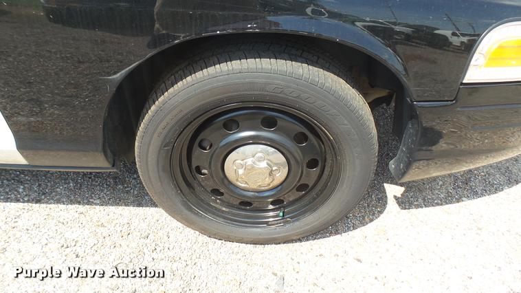 image for item DB3402 2010 Ford Crown Victoria Police Interceptor