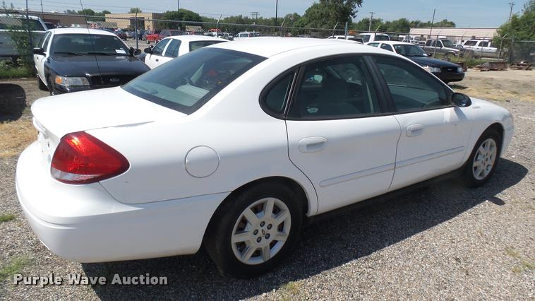 image for item DB3404 2006 Ford Taurus SE