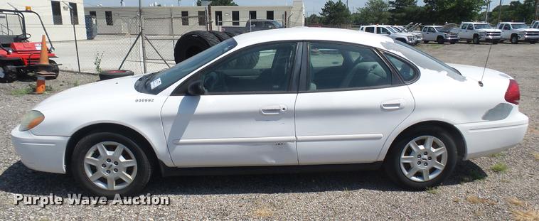 image for item DB3404 2006 Ford Taurus SE