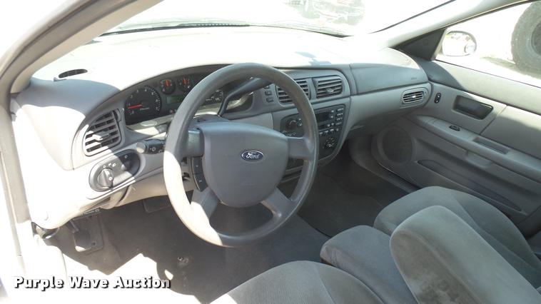 image for item DB3404 2006 Ford Taurus SE