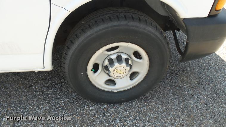 image for item DB3405 2011 Chevrolet Express 2500 Cargo van