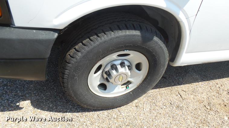 image for item DB3405 2011 Chevrolet Express 2500 Cargo van