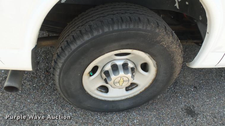 image for item DB3405 2011 Chevrolet Express 2500 Cargo van