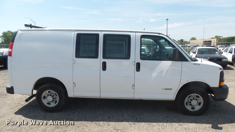 image for item DB3407 2005 Chevrolet Express 2500 Cargo van