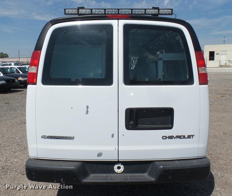 image for item DB3407 2005 Chevrolet Express 2500 Cargo van