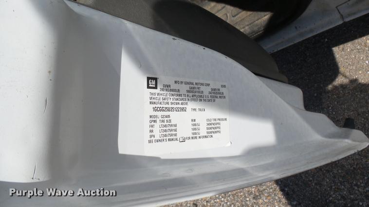 image for item DB3407 2005 Chevrolet Express 2500 Cargo van