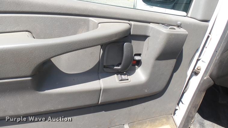 image for item DB3407 2005 Chevrolet Express 2500 Cargo van