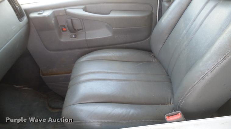 image for item DB3407 2005 Chevrolet Express 2500 Cargo van