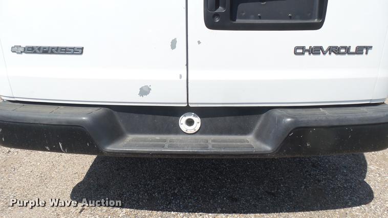 image for item DB3407 2005 Chevrolet Express 2500 Cargo van