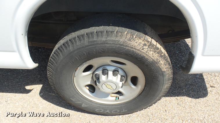 image for item DB3407 2005 Chevrolet Express 2500 Cargo van