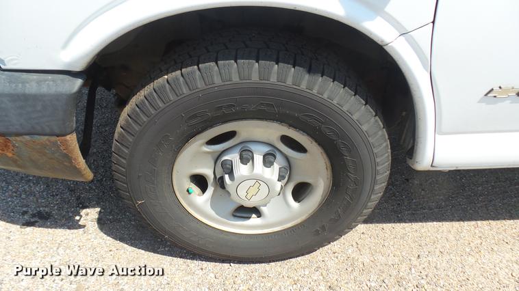 image for item DB3407 2005 Chevrolet Express 2500 Cargo van