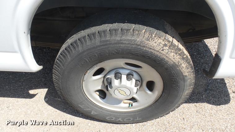 image for item DB3407 2005 Chevrolet Express 2500 Cargo van