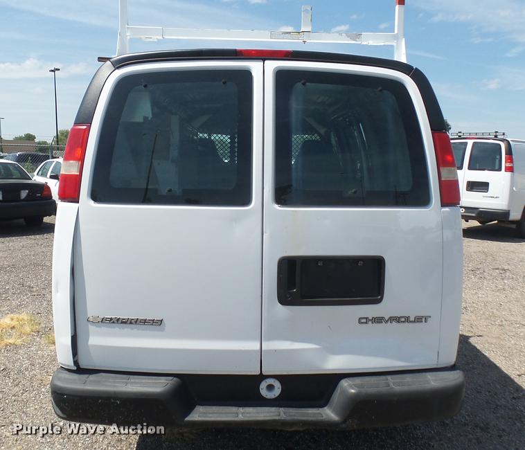 image for item DB3408 2005 Chevrolet Express 2500 Cargo van