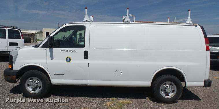 image for item DB3408 2005 Chevrolet Express 2500 Cargo van
