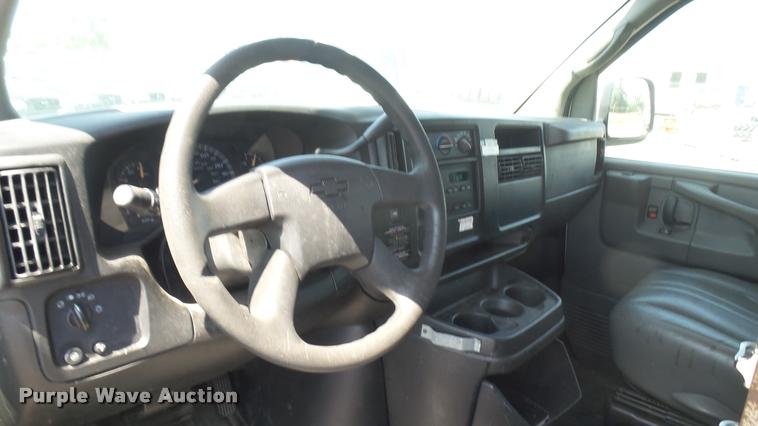 image for item DB3408 2005 Chevrolet Express 2500 Cargo van