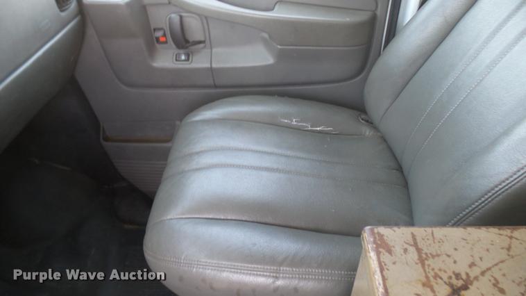 image for item DB3408 2005 Chevrolet Express 2500 Cargo van