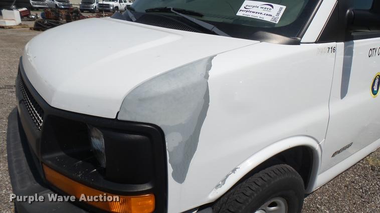image for item DB3408 2005 Chevrolet Express 2500 Cargo van