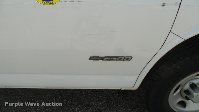 image for item DB3408 2005 Chevrolet Express 2500 Cargo van