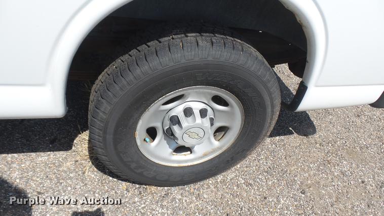 image for item DB3408 2005 Chevrolet Express 2500 Cargo van