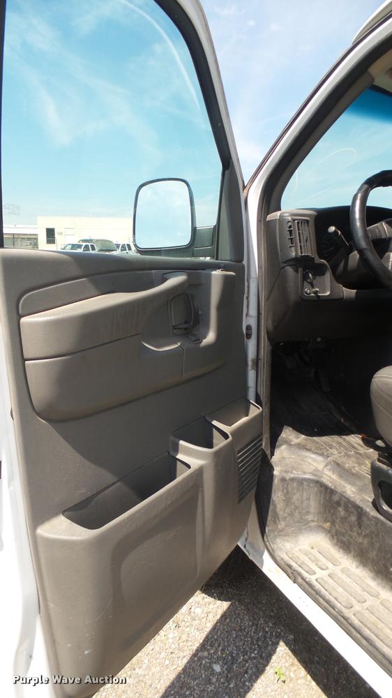 image for item DB3409 2005 Chevrolet Express 2500 Cargo van