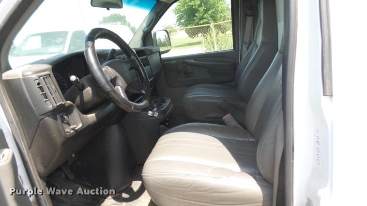 image for item DB3409 2005 Chevrolet Express 2500 Cargo van