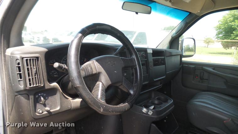 image for item DB3409 2005 Chevrolet Express 2500 Cargo van