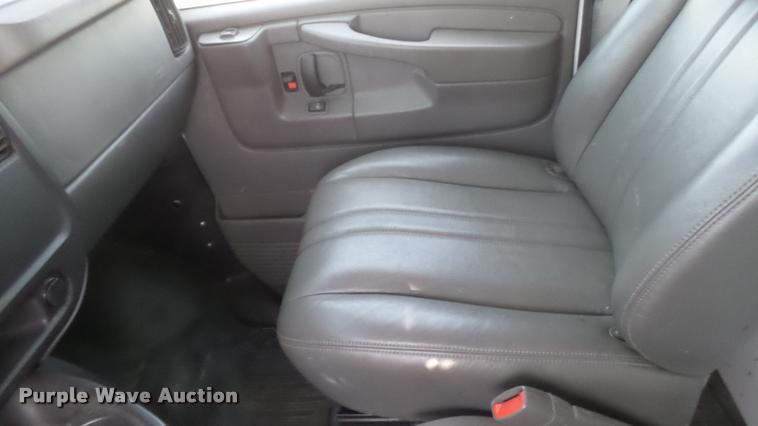 image for item DB3409 2005 Chevrolet Express 2500 Cargo van