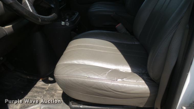 image for item DB3409 2005 Chevrolet Express 2500 Cargo van