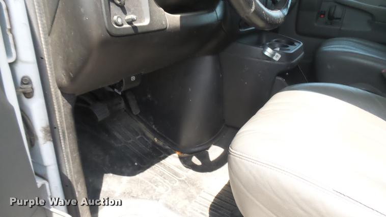 image for item DB3409 2005 Chevrolet Express 2500 Cargo van