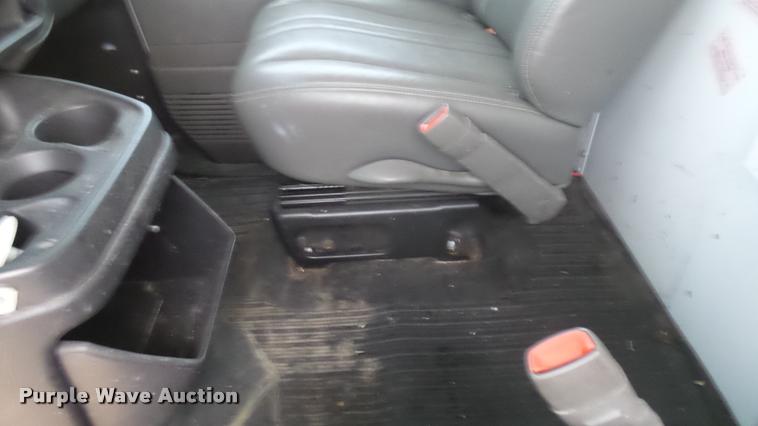 image for item DB3409 2005 Chevrolet Express 2500 Cargo van