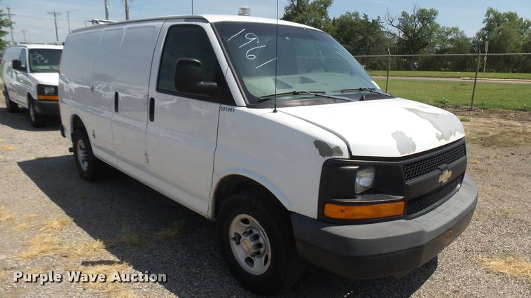 image for item DB3410 2009 Chevrolet Express 2500 Cargo animal control van