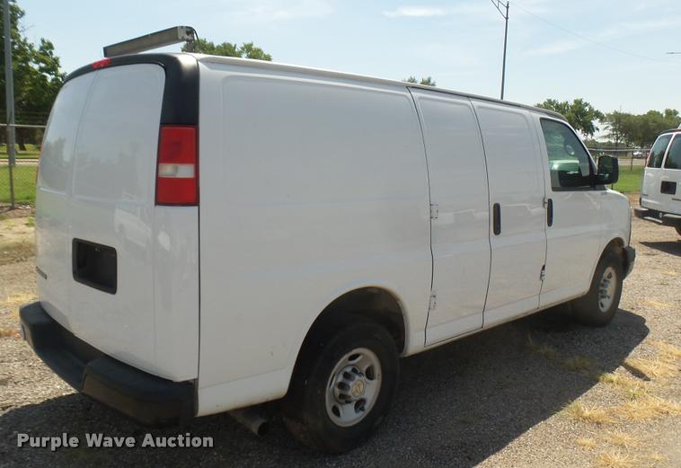 image for item DB3410 2009 Chevrolet Express 2500 Cargo animal control van